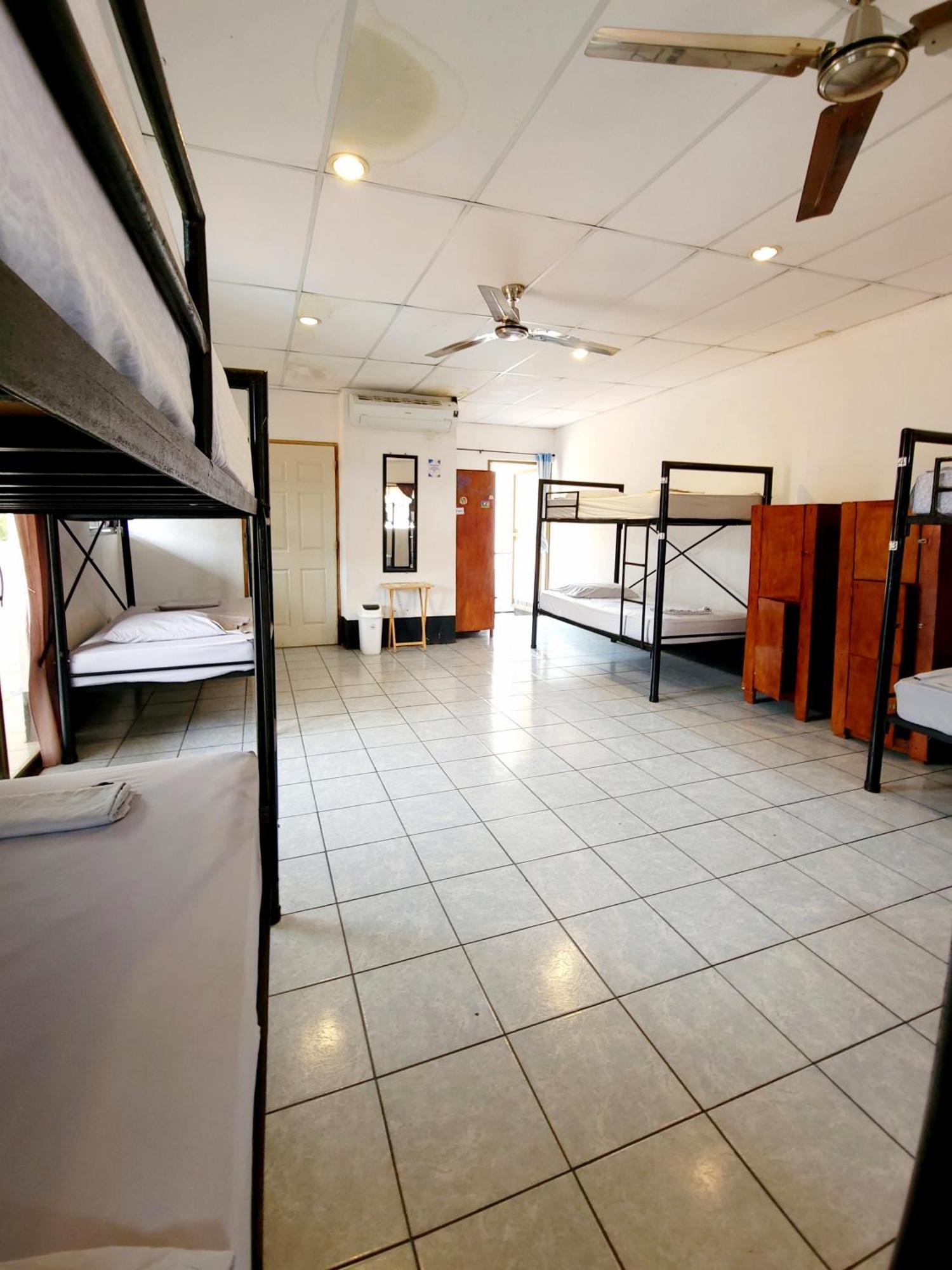 Poco a Poco Hostel León Esterno foto